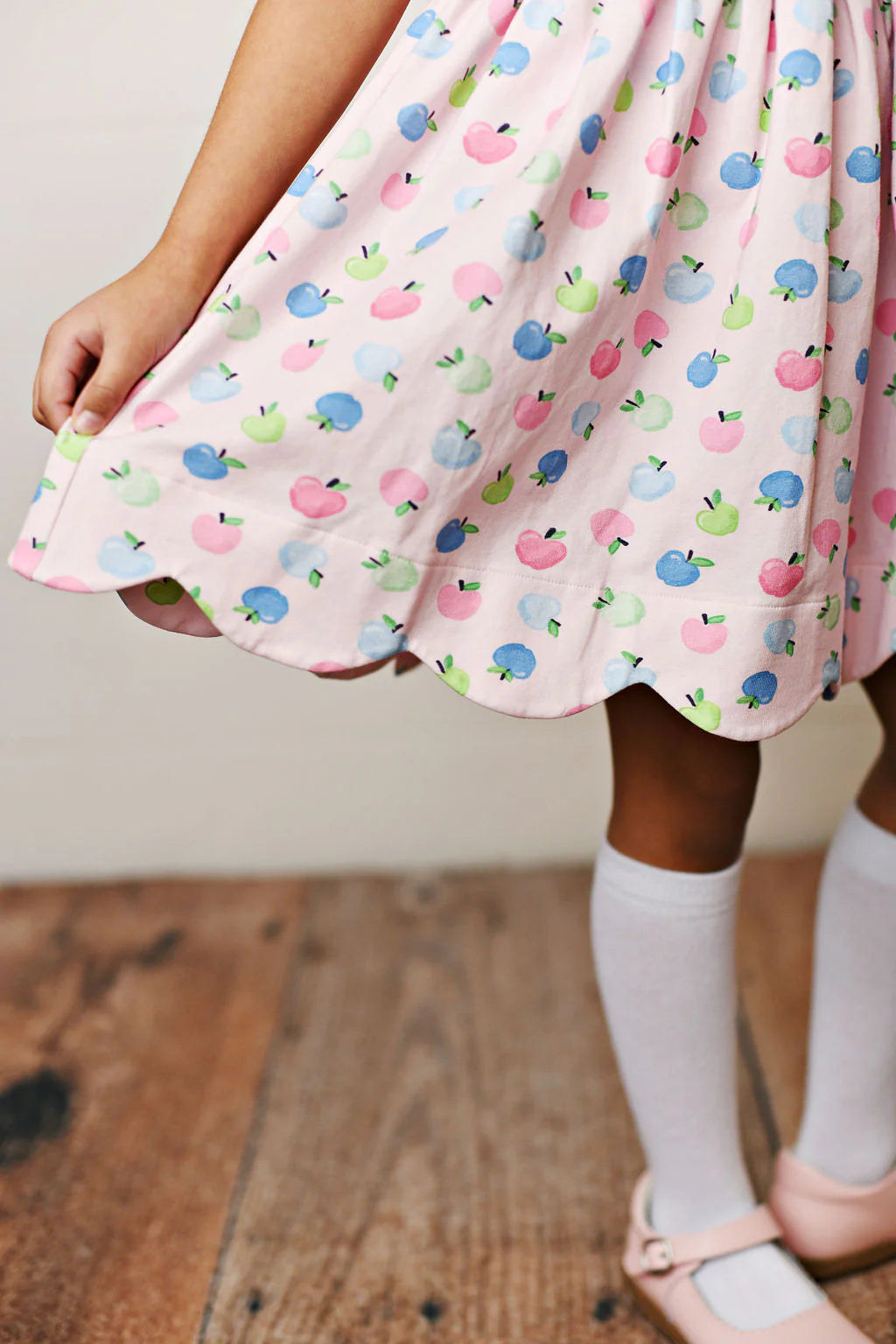 Apple scallop pocket dress