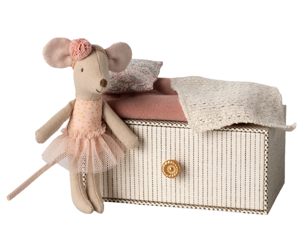 Dance Mouse in Daybed